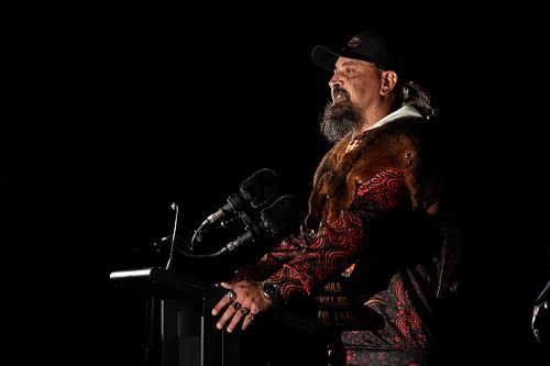 Uncle Mark Brown leads the Welcome to Country during Saturday's morning service at the Shrine of Remembrance.