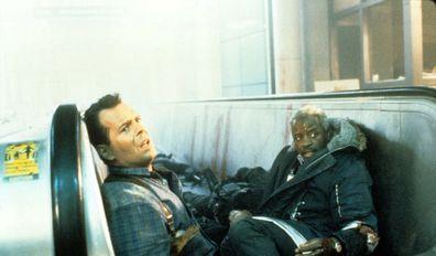 Bruce Willis and Art EVans in Die Hard 2