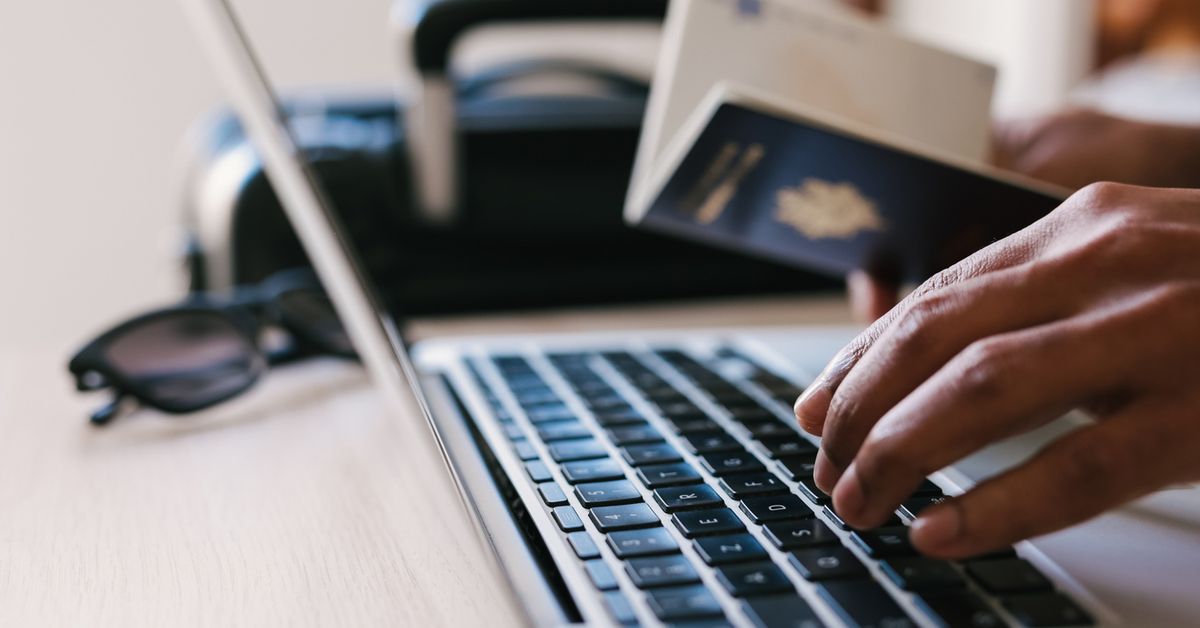 Does clearing your Search history actually get you cheaper flights? Apparently not