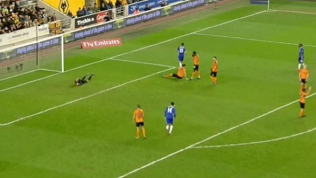 Leicester stunned in FA Cup, City face replay