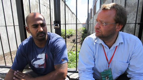 Bali Nine ringleader Myuran Sukumaran speaks with interviewers from prison. (9NEWS)