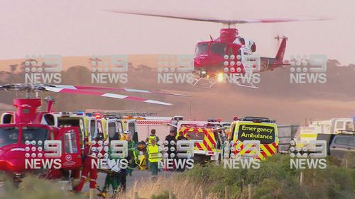Une mère et sa fille sont décédées après un accident dans le centre-nord de l'Australie méridionale.