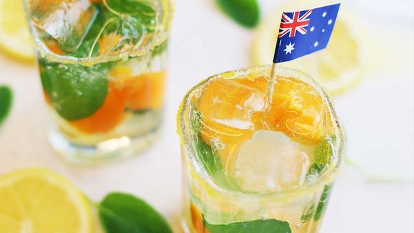 Aussie vodka fizz cocktail