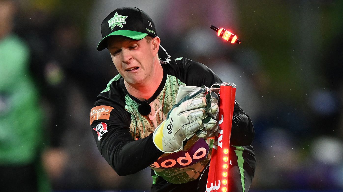Sam Harper of the Stars attempts to runout Nathan Ellis of the Hurricanes during the BBL match between Hobart Hurricanes and Melbourne Stars at Blundstone Arena, on December 28, 2023, in Hobart, Australia. (Photo by Steve Bell/Getty Images)