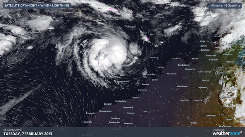 Day/night satellite, lightning and modelled wind streamlines at 5:50am AWST on Tuesday, showing the location of tropical cyclone Freddy to the north of WA.