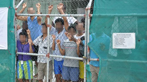 Australia set to cut Nauru and Manus Island asylum seeker deal with US