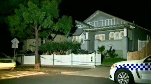 Gunmen on run after allegedly shooting man during Melbourne home invasion