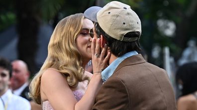 Scarlett Johansson and Jonathan Bailey