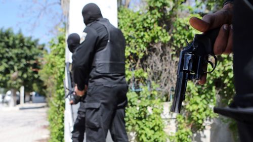 Tunis officials hunting third suspect in museum massacre