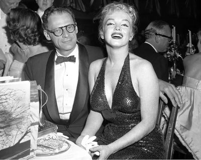 Marilyn marries Arthur Miller, 1956