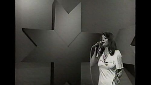 Joanne had been a TV singer, appearing on Countdown.