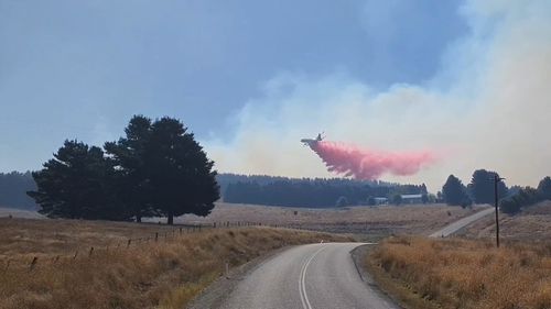 A﻿n emergency warning has been issued for residents in the New South Wales town of Curraweela as a grass fire burns out of control.