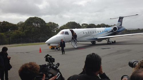 Robbie Williams touches down in Perth