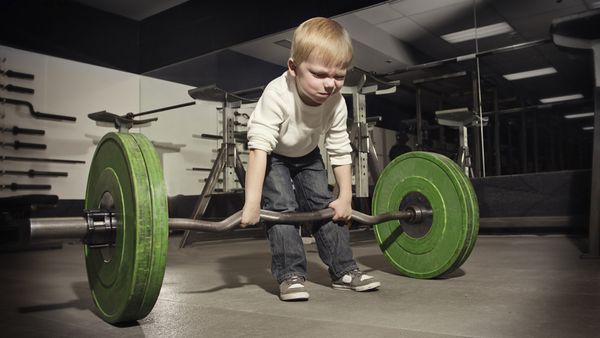 Should kids lift weights? Yes – and it doesn&#39;t stunt their growth - 9Coach