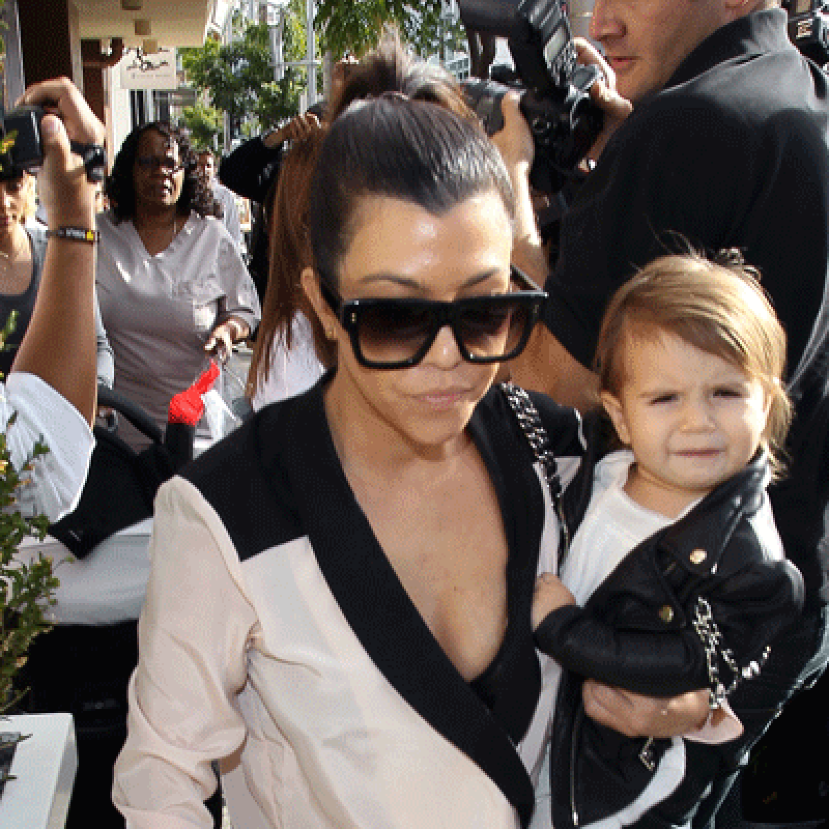 Watch: Kourtney Kardashian screams at paparazzi! - 9Celebrity