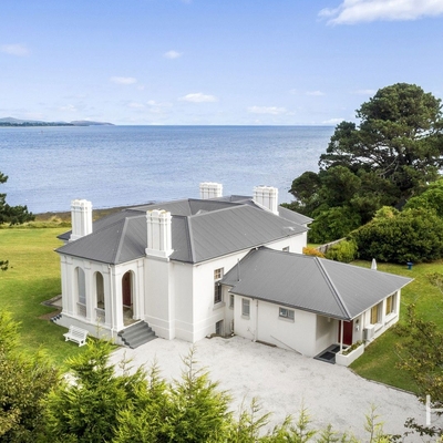 Deal closes on Tasmania’s historic $3.1 million moat house