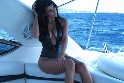Now that Kim Kardashian is dating Kanye West, she gets to go on holidays on his boat!