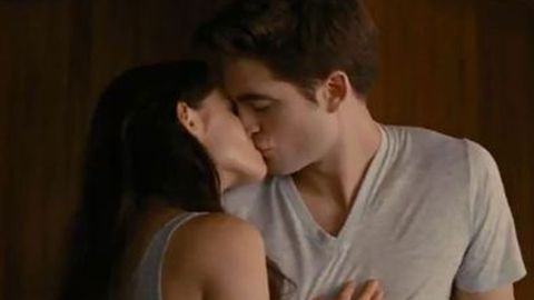 'Pillow survived': Twilight Breaking Dawn deleted love scene