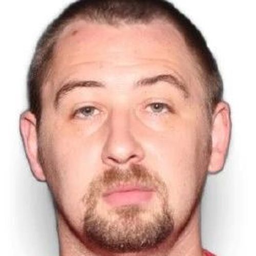Austin Robert Drummond, Tennessee'de cinayetle suçlanan kişi.