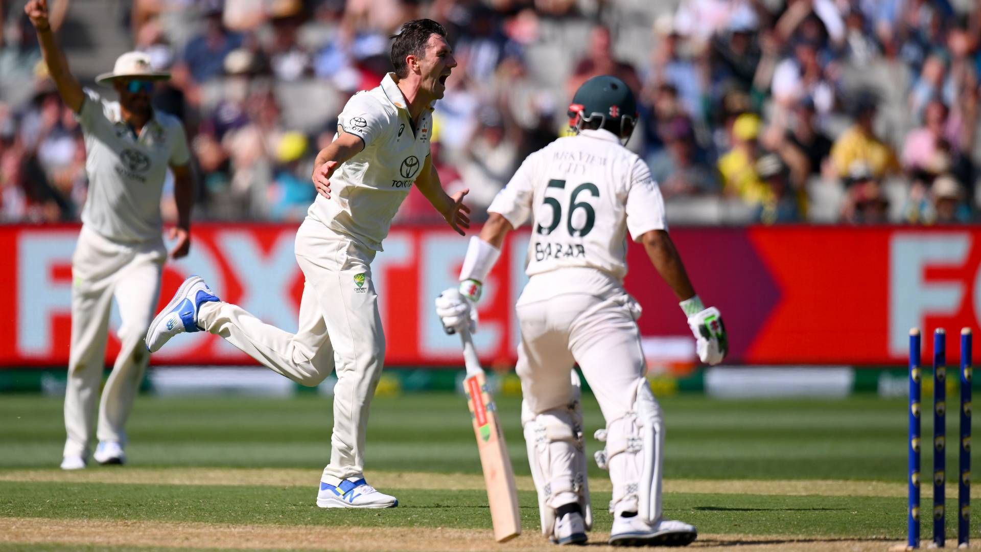 Pakistan's surprise start on day two of Boxing Day Test overwhelmed by elite spell from Pat Cummins
