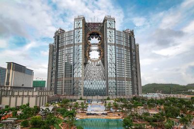 <strong>Luxury
Family Hotel: Studio City Hotel, Macau</strong>