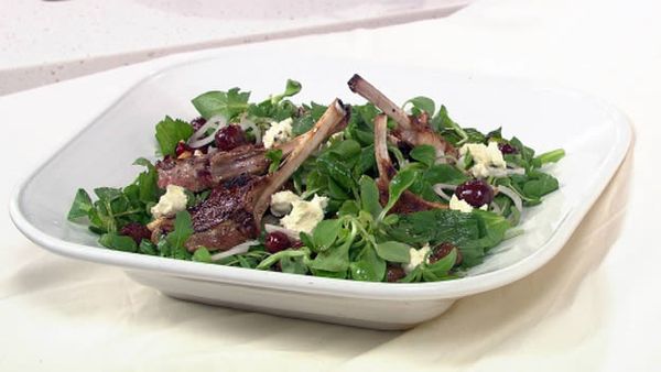 Spiced lamb salad with dressing