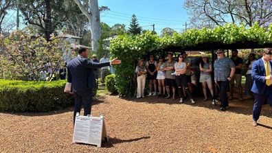 Real estate Domain house auctioneer sold crowd 