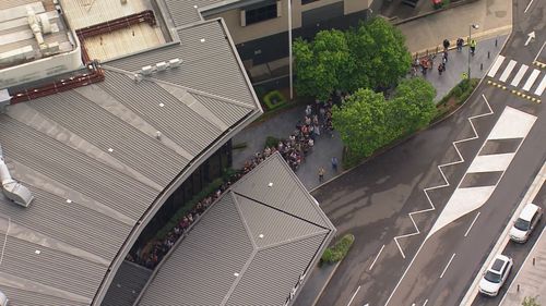 Une longue file d’attente s’est formée au Penrith Panthers Leagues Club en Nouvelle-Galles du Sud.