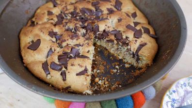 Giant one-pan cookie