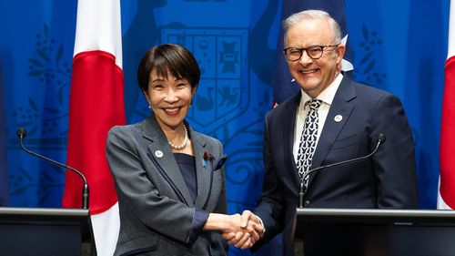 A primeira-ministra do Japão, Sanae Takaichi, e o primeiro-ministro, Anthony Albanese.