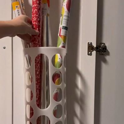 Wrapping paper stored in Variera bag dispenser