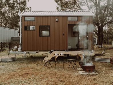 Odyssean Tiny House is moments from Cessnock and world-famous Hunter Valley wineries.