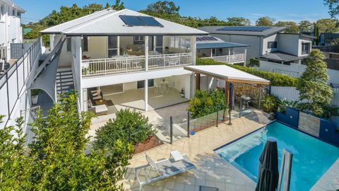 real estate family home pool property style design auction Ascot