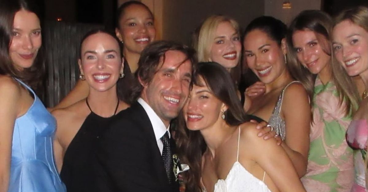 Inside Aussie actress' 'secret' star-studded wedding
