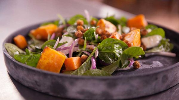 Spiced chickpea, pumpkin and spinach salad