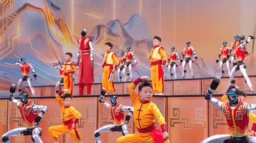 Robôs e crianças se apresentam na Gala do Ano Novo Chinês em Pequim.