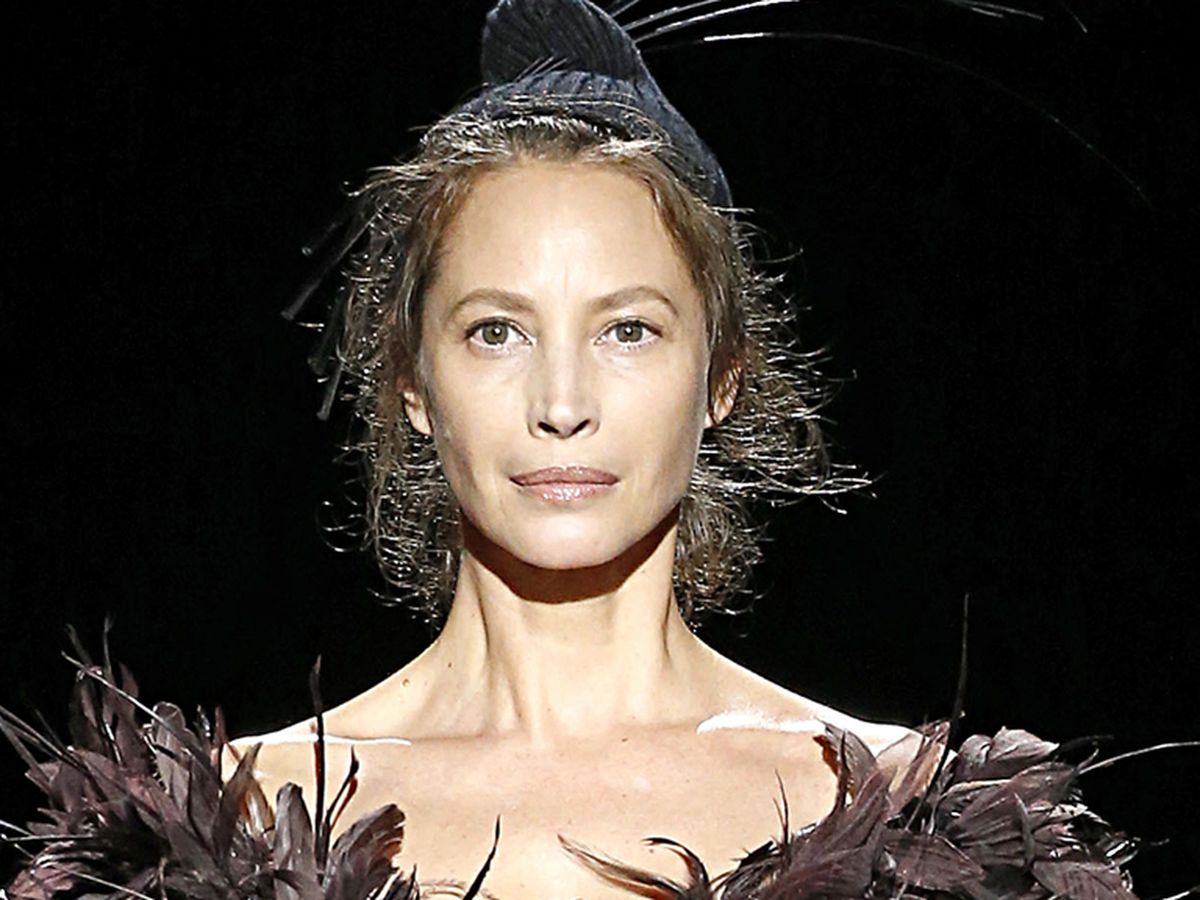 Iconic 90s supermodel Christy Turlington closed Marc Jacobs' AW19 show  Womenswear