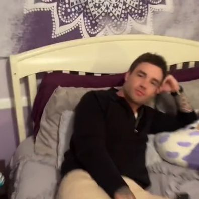 Liam Payne in girlfriend Kate Cassidy's childhood bedroom