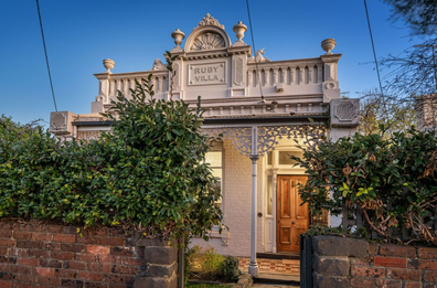 Caulfield North property in Melbourne sells under the hammer for $1.91 million as city regains confidence this spring selling season.