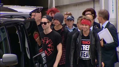 5 Seconds of Summer arrive in Sydney ahead of tomorrow's Aria Awards (9NEWS)