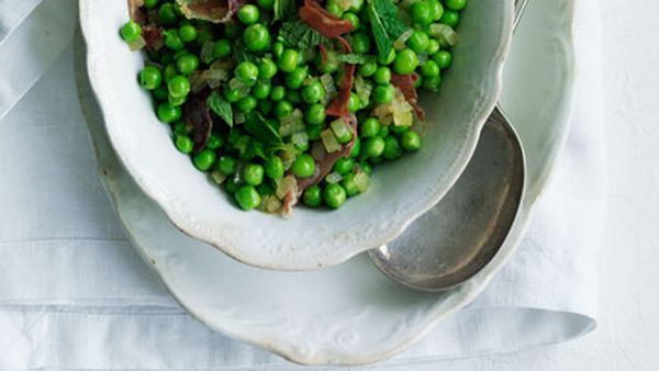 Sautéed fresh peas with mint and jamón