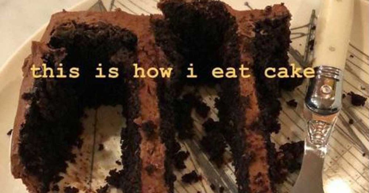 Chelsea Peretti's approach to eating cake has divided the