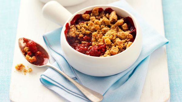 Rhubarb and raspberry nut crumbles