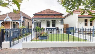 Auction terrace Sydney Domain property facade real estate sale first-home buyer