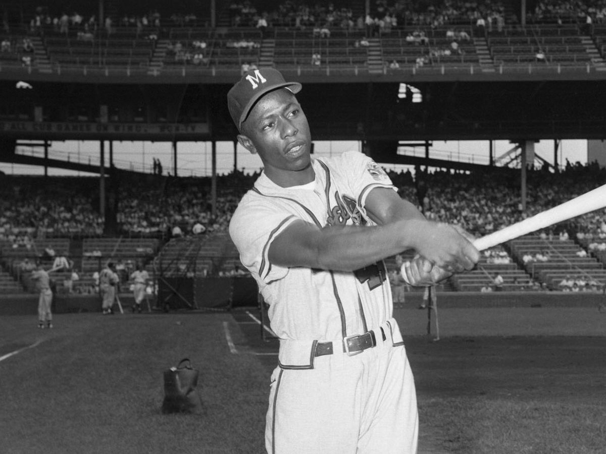 Hammerin' Hank Aaron, baseball's Home Run King, dies