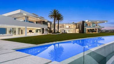 Bel Air mansion millions auction record california america