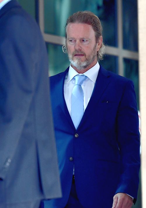 Craig McLachlan chegando para enfrentar seu caso de agressão sexual no Tribunal de Magistrados de Melbourne. 18 de novembro de 2019 The Age News Picture de Joe Armao