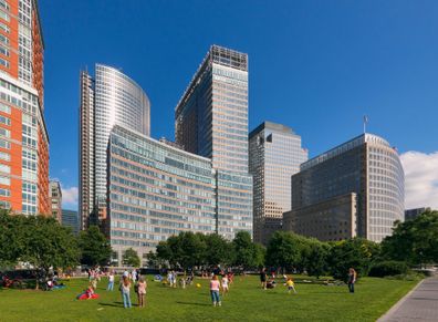 leonardo dicaprios property portfolio real estate: riverhouse battery park