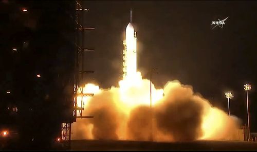 A United Launch Alliance Delta 2 rocket lifts off carrying the Joint Polar Satellite System-1. (AAP)