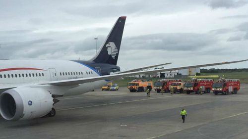 Boeing Dreamliner makes emergency landing in Ireland